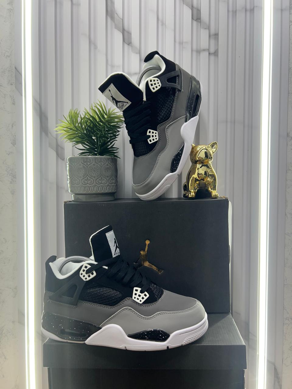 Retro 4 Gris/Negro/Blanco