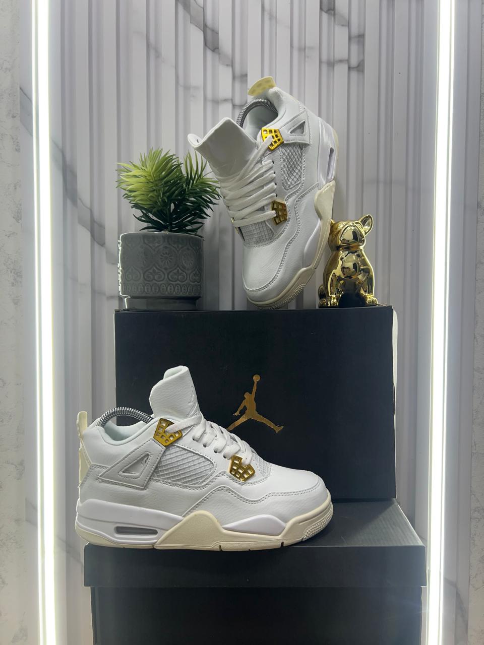 Retro 4 Blanco/Dorado