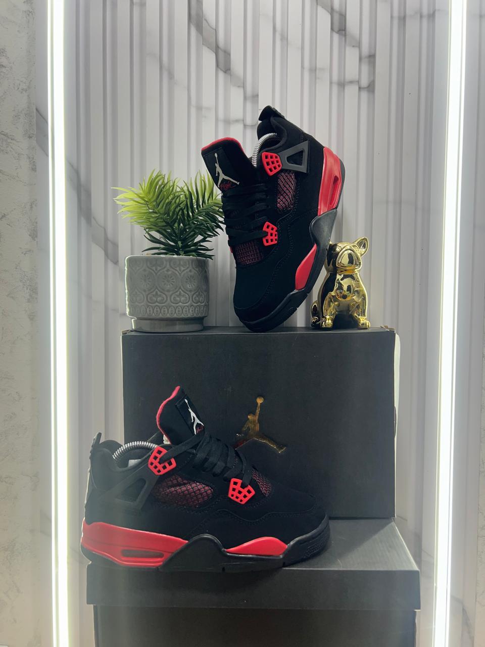 Retro 4 Negro/Rojo