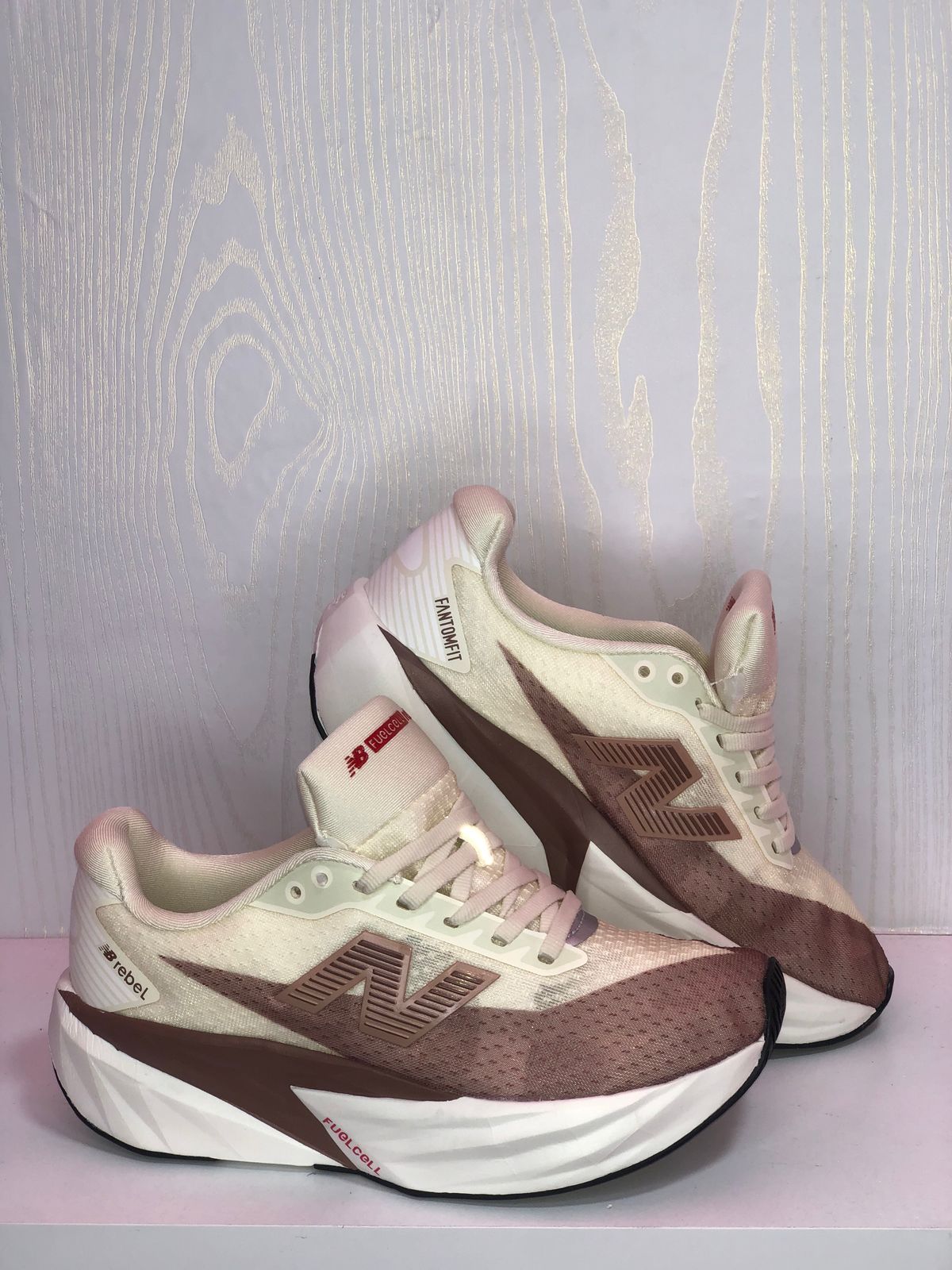 New Balance Fuelcell Rebel Beige