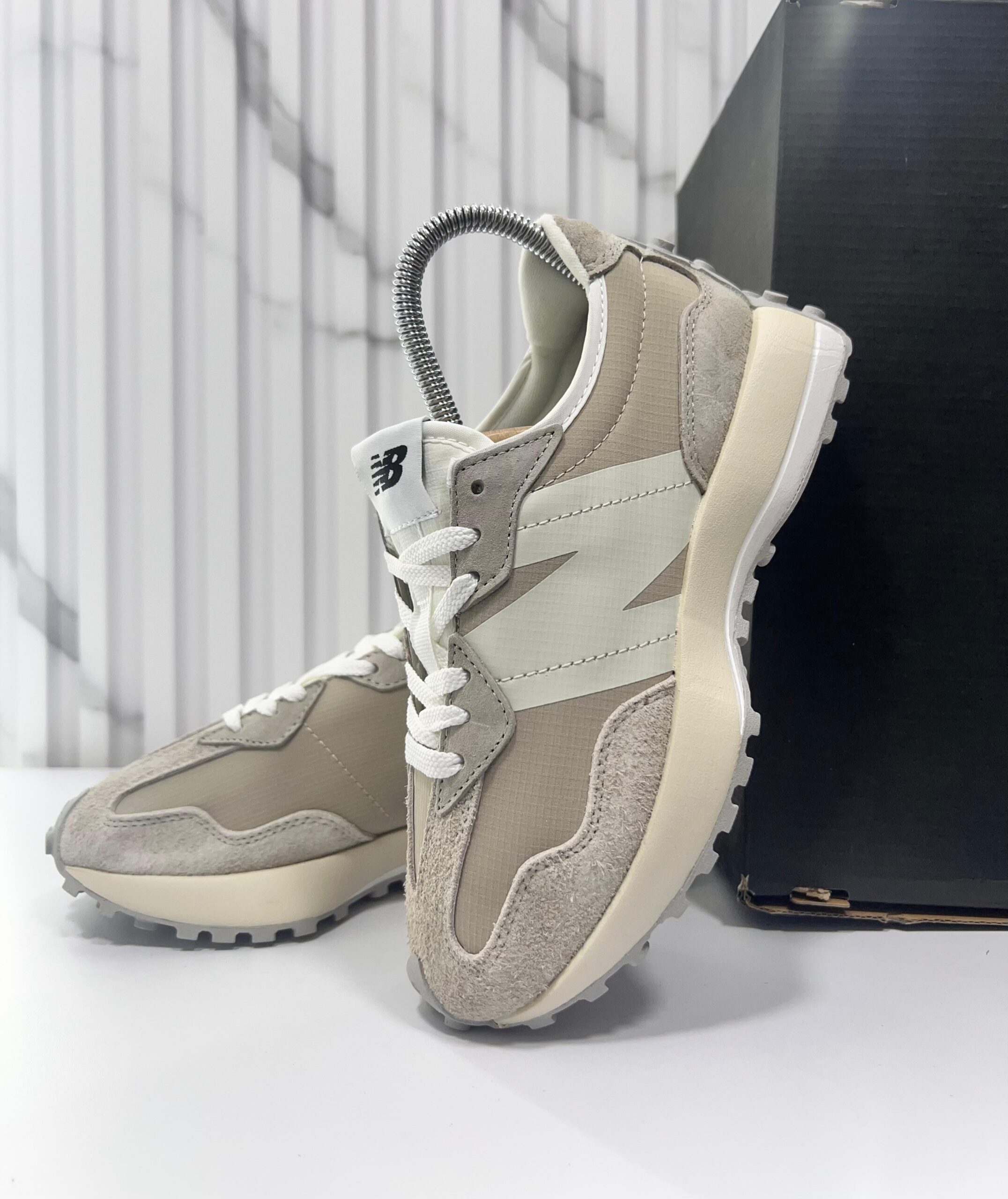 New Balance 327 N Beige